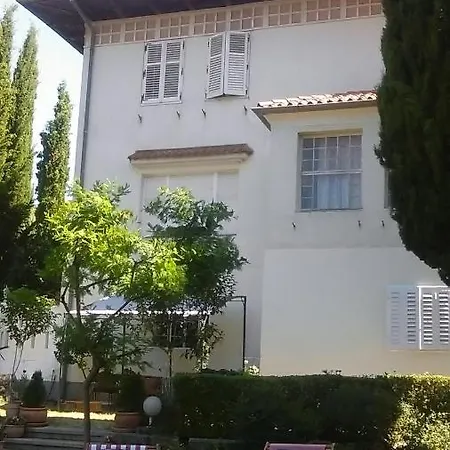 With A Parking Space - 14565