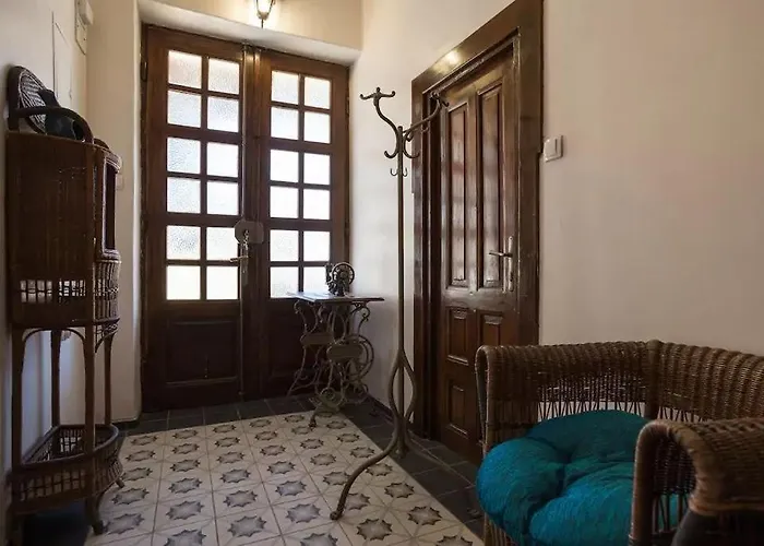 With A Parking Space - 14565 Πούλα