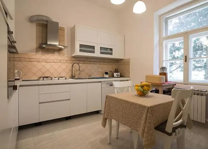 With A Parking Space - 14565 Πούλα