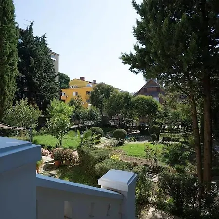 Apartment With A Parking Space - 14565 Pula